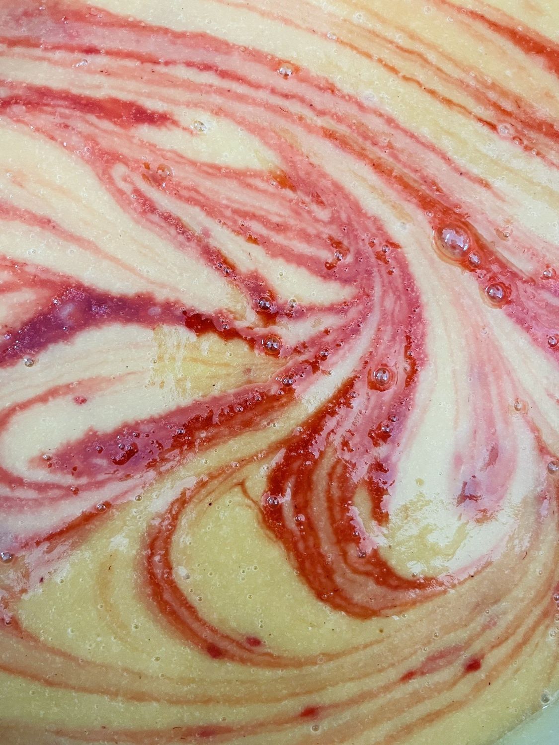 Compote à la rhubarbe, pêches et framboises