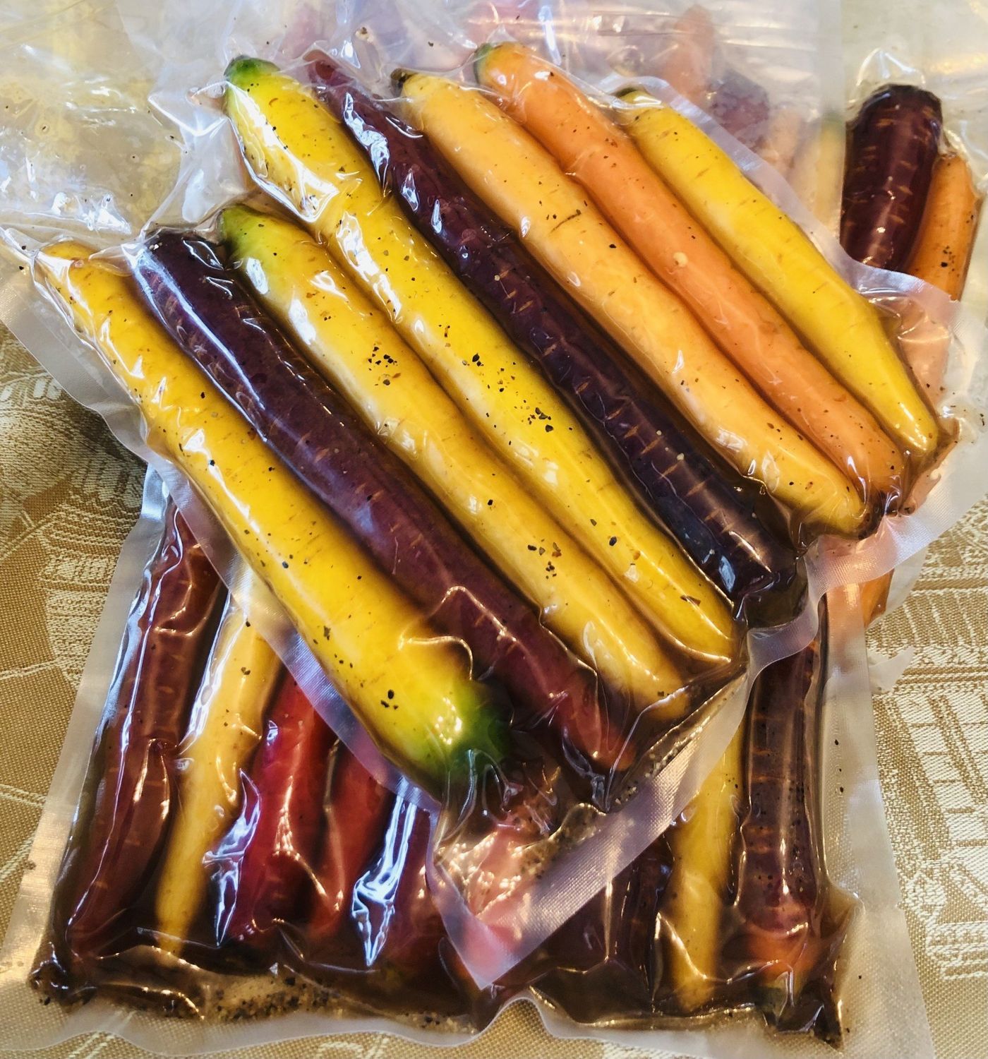 Carottes cuites (sous-vide), harissa et sirop d&#39;érable