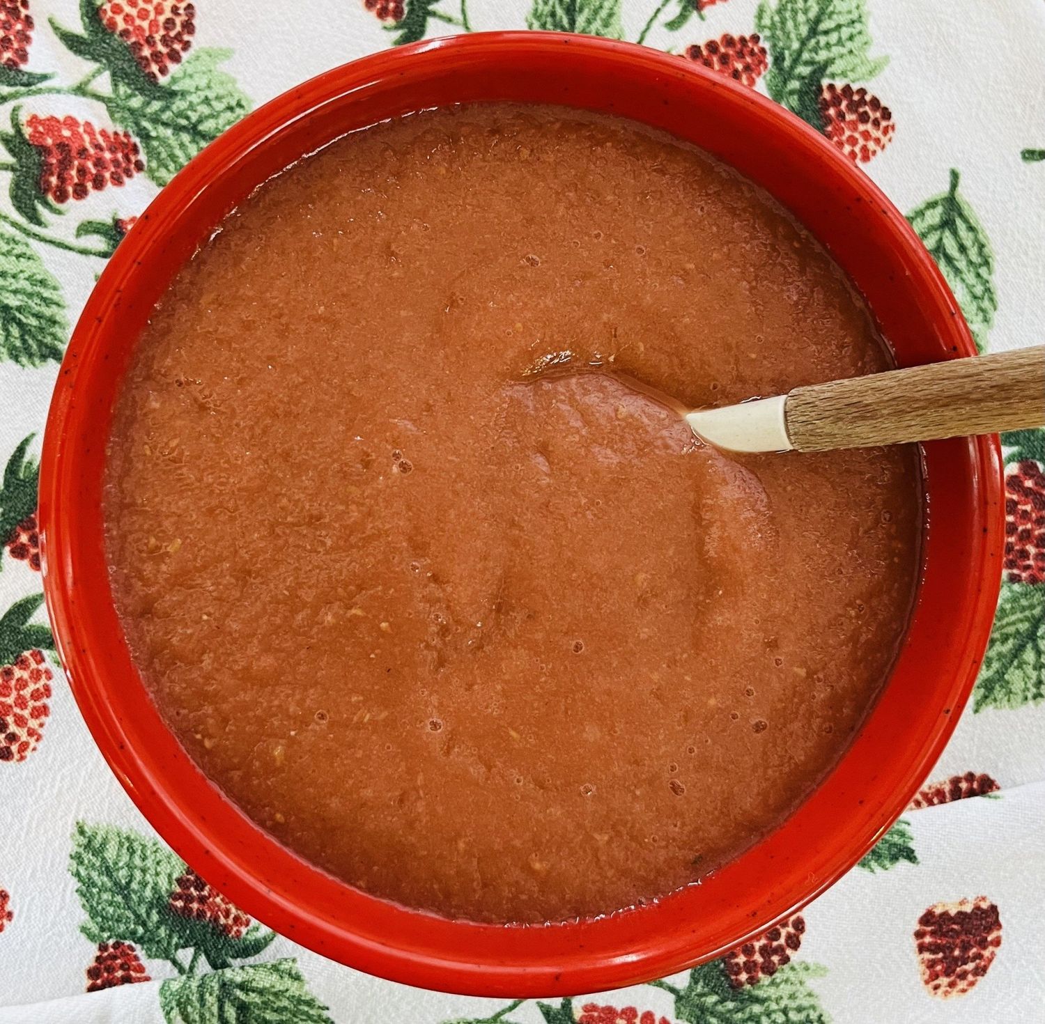 Compote à la rhubarbe, pomme et framboises