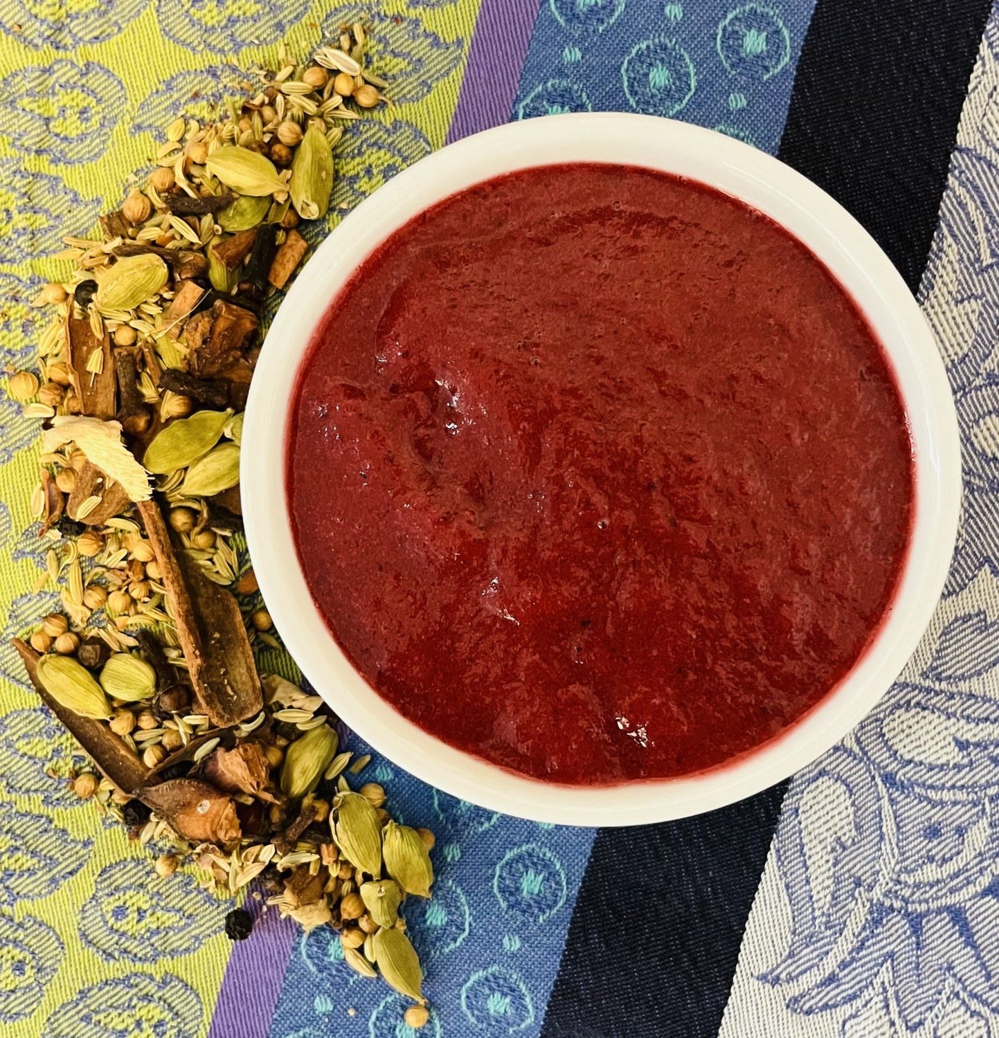 Compote aux pommes et bleuets au chai