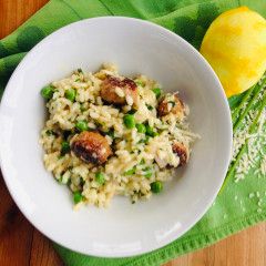 Risotto d&#39;orge à la saucisse et aux petits pois verts, Size: 650gr