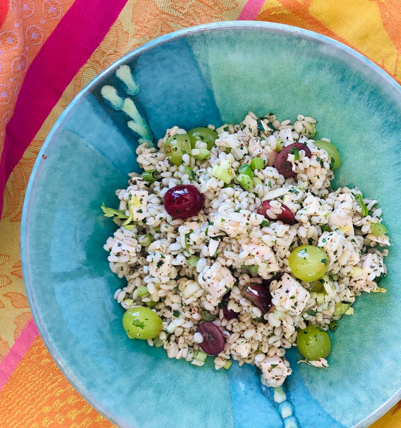 Salade de poulet à l&#39;orge et aux raisins frais, Size: 500ml
