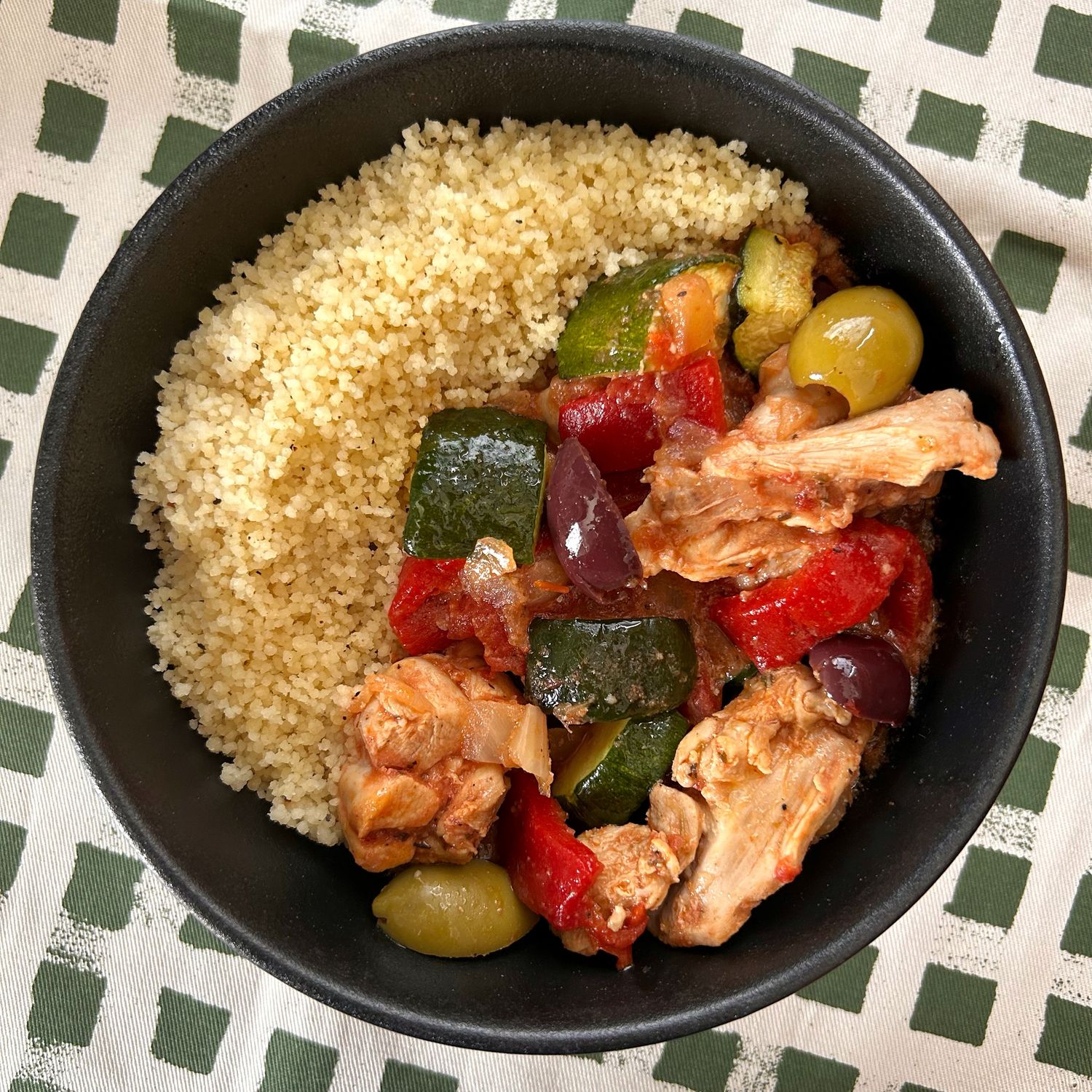 Poulet braisé à la provençale, Size: individuel