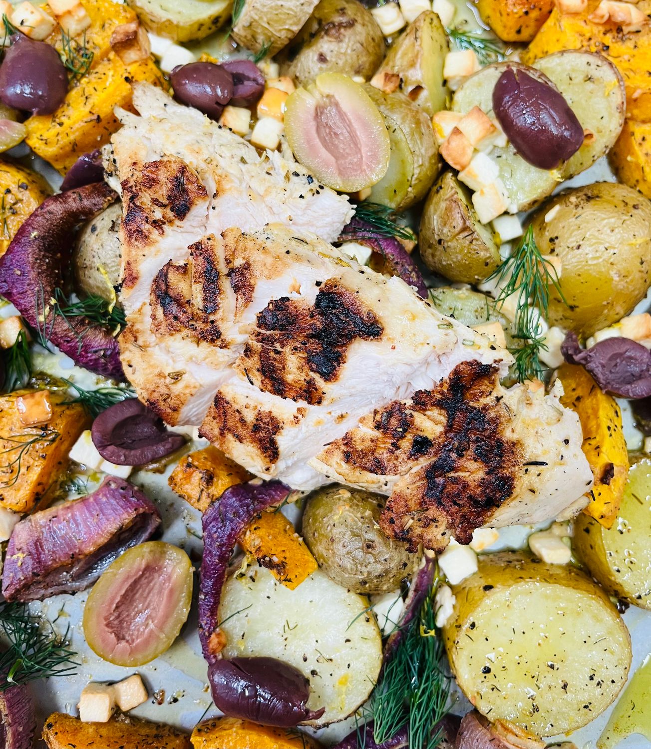 Poulet grillé à la grecque sur légumes et feta grillé, Size: individuel