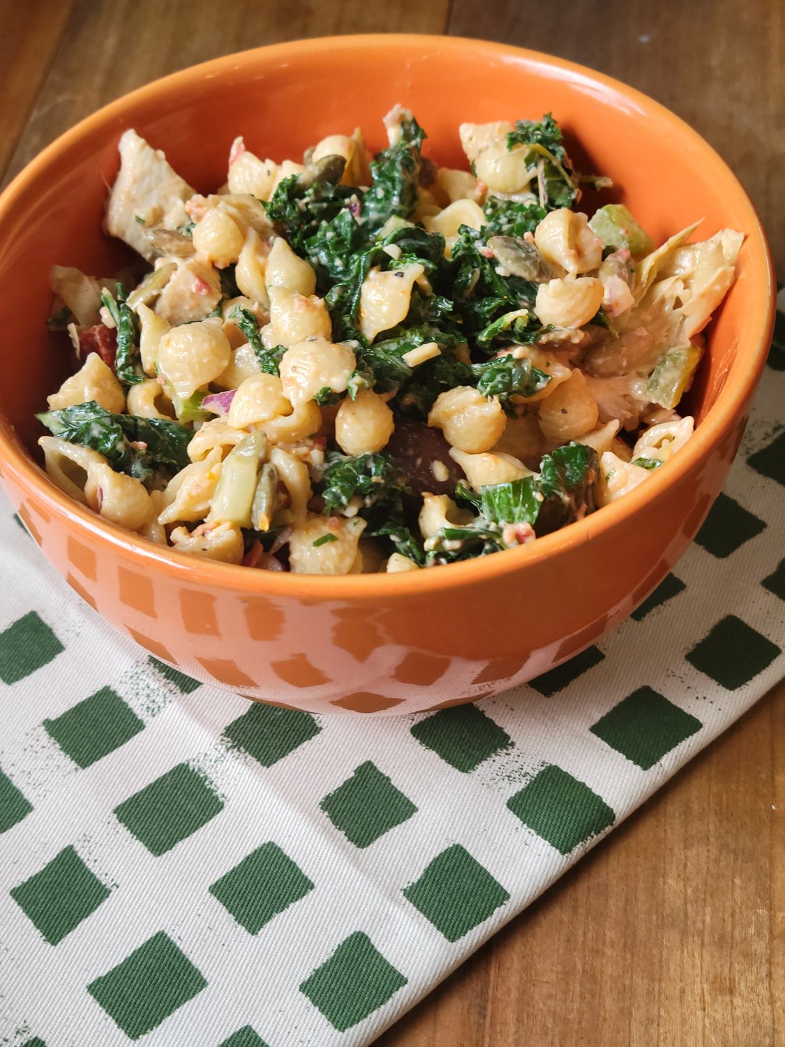 Salade de pâtes, poulet, artichauts, kale et olives, Size: 500ml