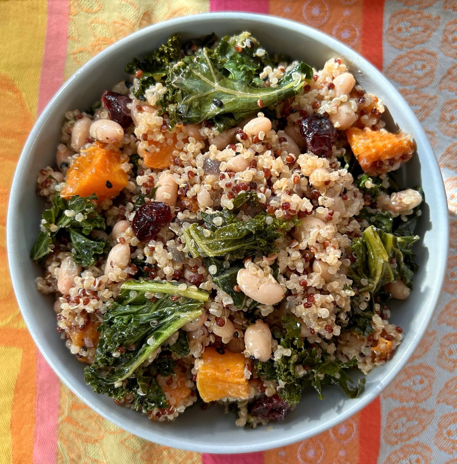 Salade de quinoa, kale et vinaigrette au tahini, Size: 500ml