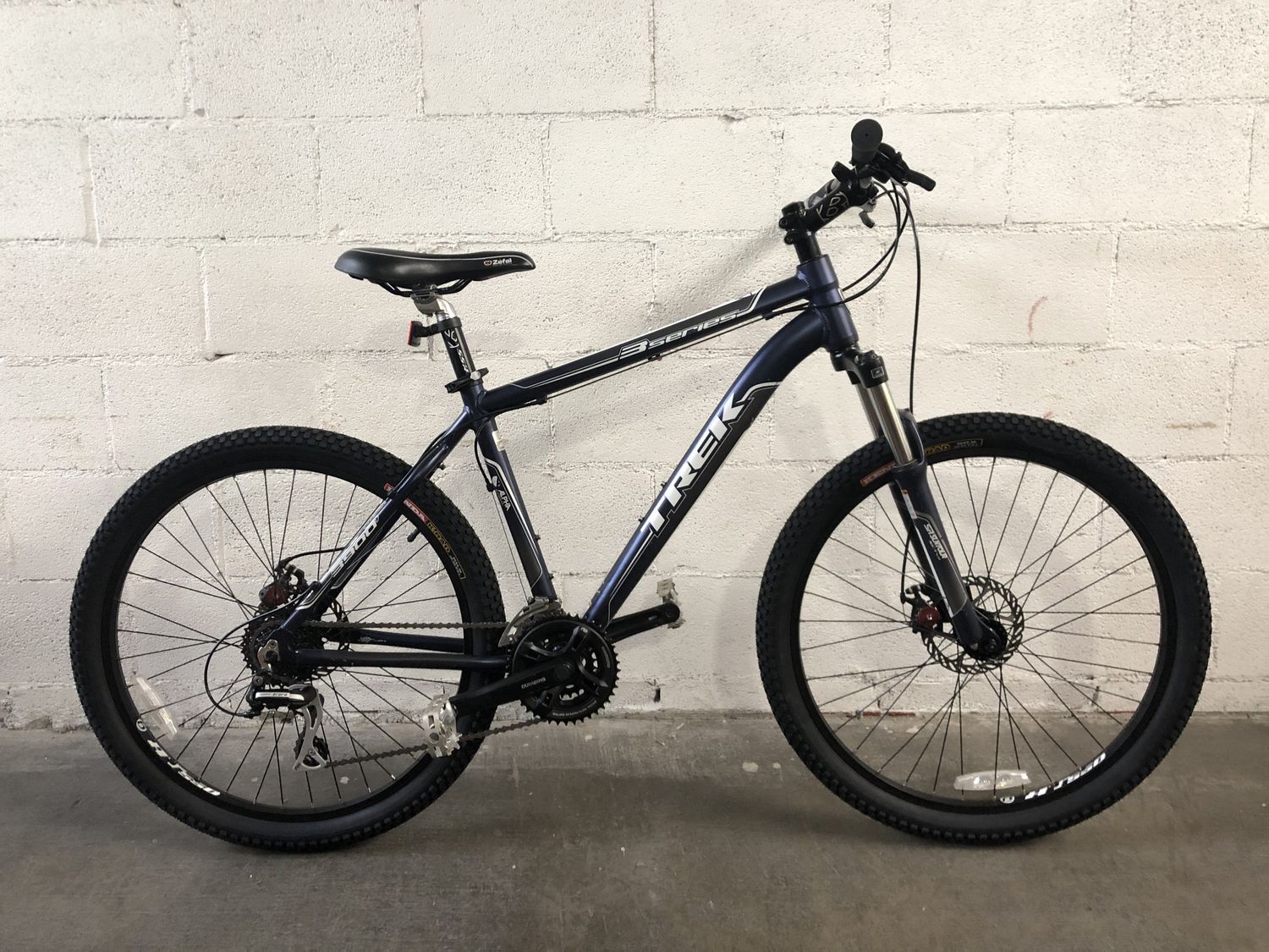 Trek 3900 Blue 18"