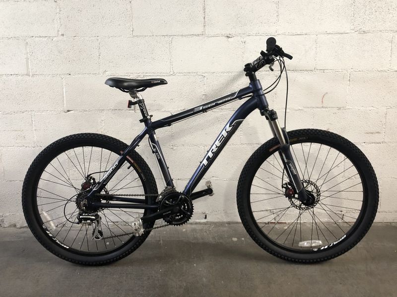 Trek 3900 Blue 18"