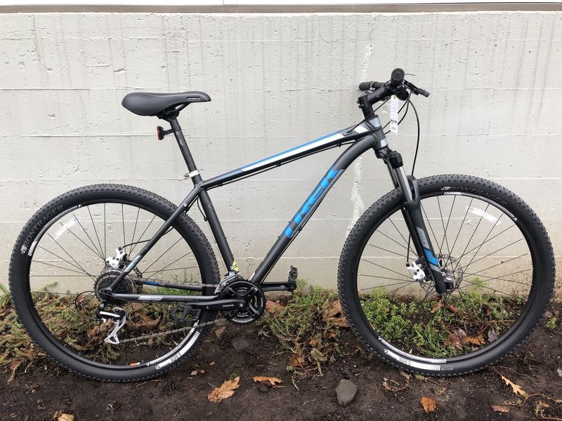 Trek X-Caliber 5 Black Blue 18.5"