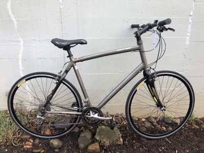 Specialized Sirrus Comp Bicycle