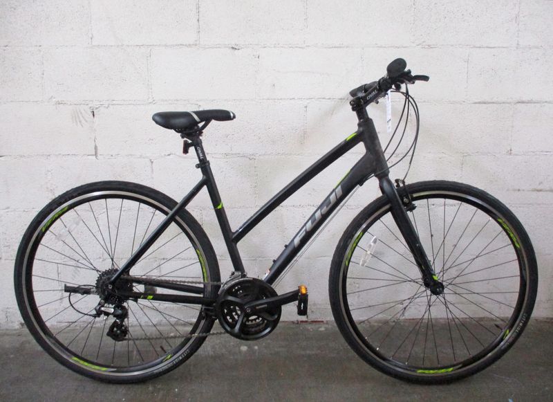 Fuji Absolute 2.1 Bicycle