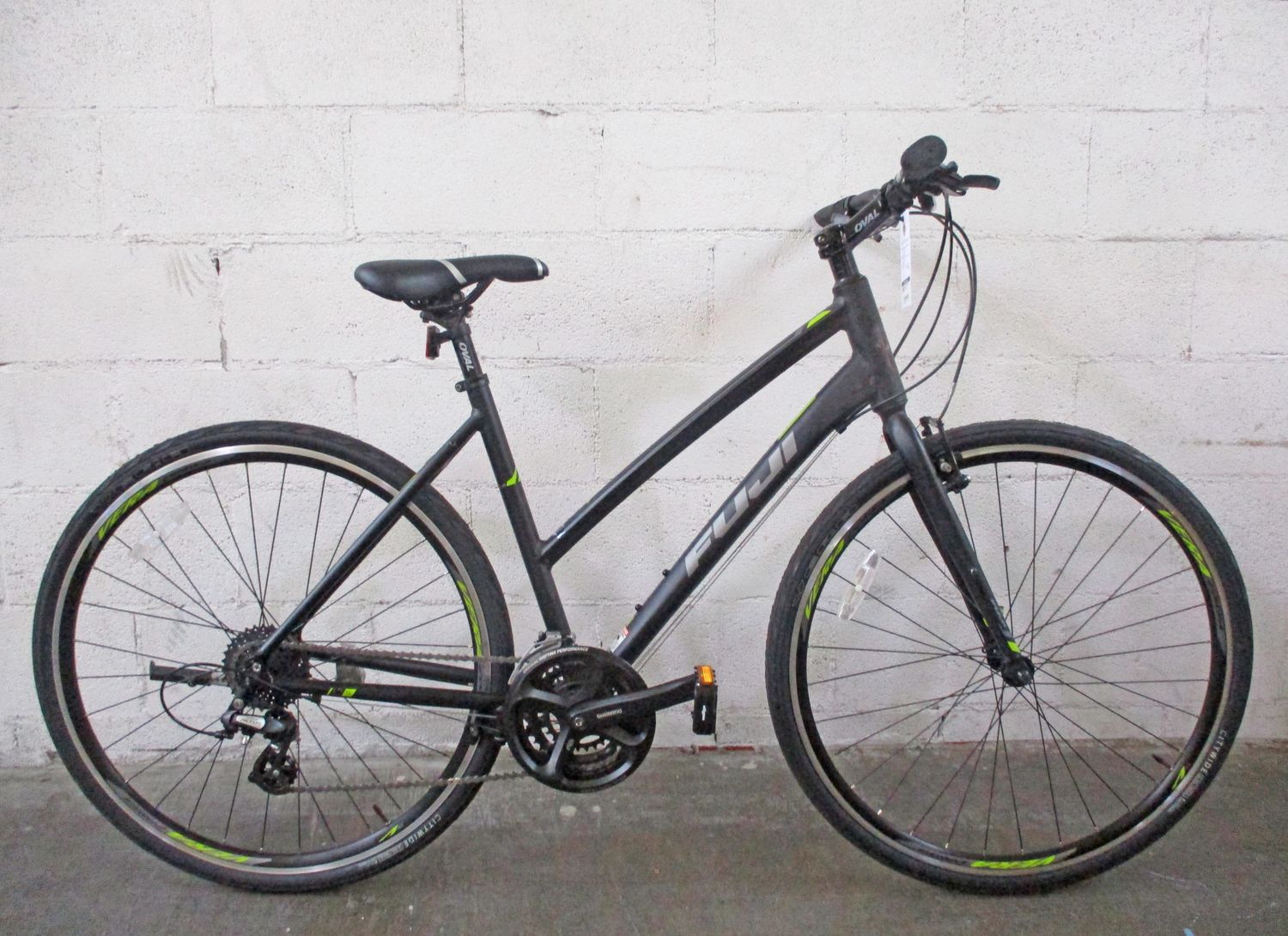 Fuji Absolute 2.1 Bicycle