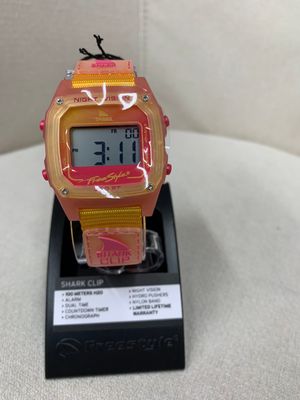 FS101249 SHARK CLASSIC CLIP SUNSET