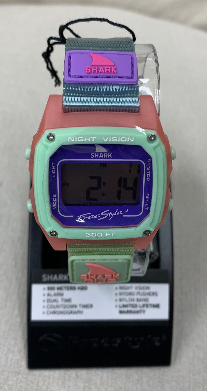 FS101203 SHARK CLSSC CLP CORAL BAY