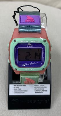 FS101203 SHARK CLSSC CLP CORAL BAY