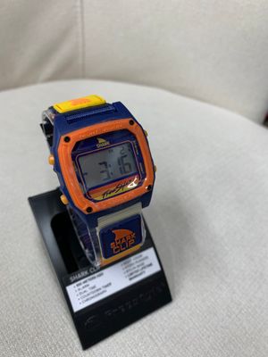 FS101256 SHARK CLSSC CLP SURF CITY