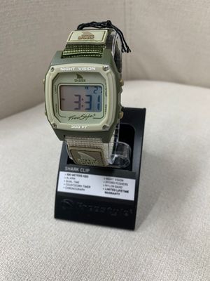 FS101198 SHARK CLSSC CLP ENSENADA