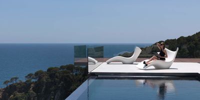 OUTDOOR FURNITURE