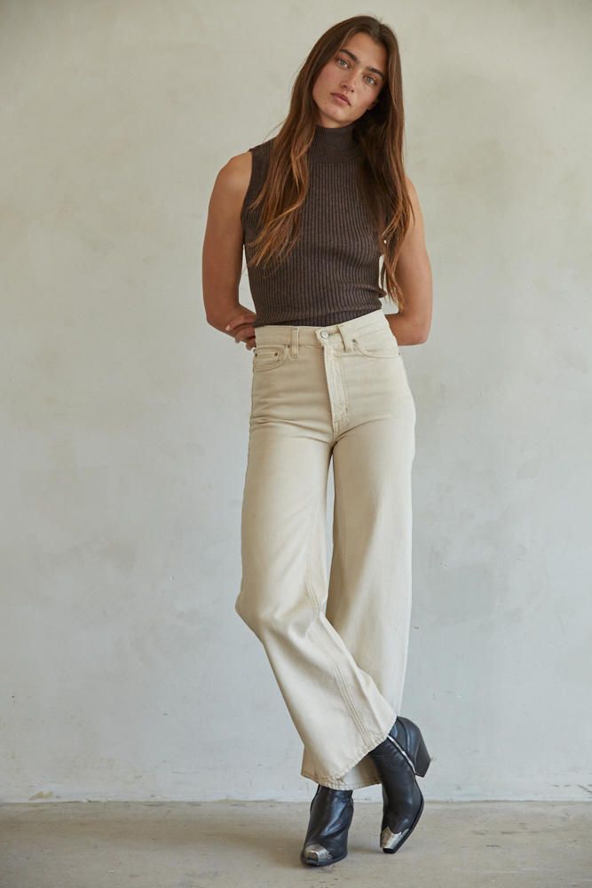 Lola Sleeveless Turtleneck