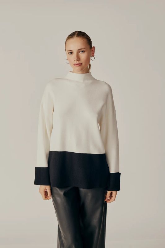 Centaurea Turtleneck Sweater