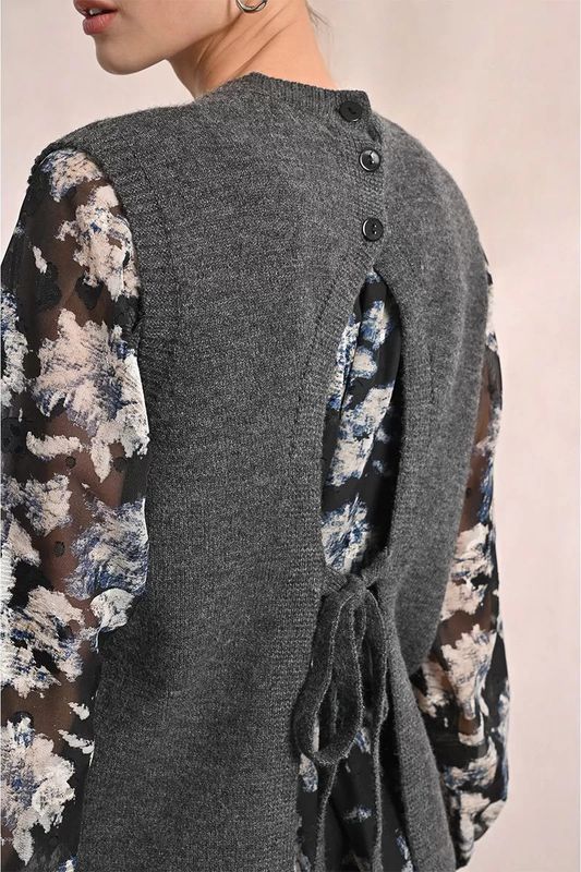 Ladies Sleeveless Sweater