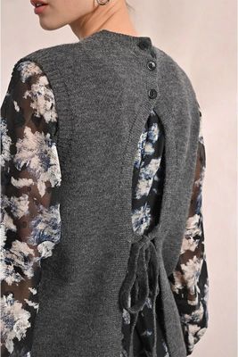 Ladies Sleeveless Sweater