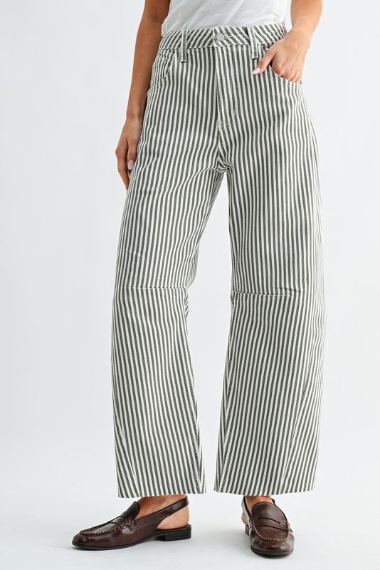 The Seamed Barrel Jean