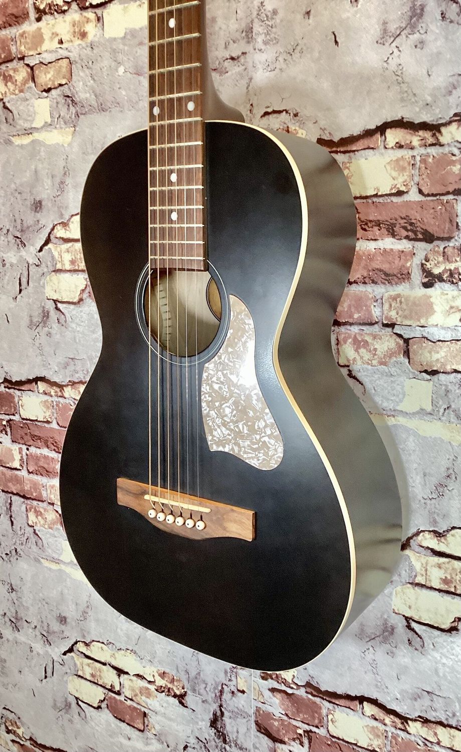 Art &amp; Lutherie Roadhouse Faded Black