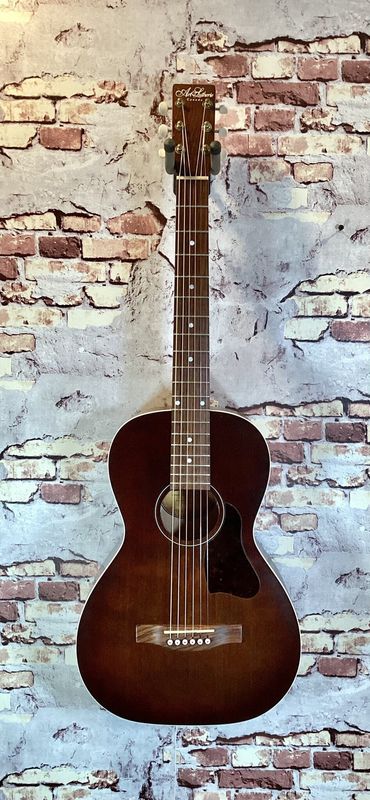 Art &amp; Lutherie Roadhouse Bourbon Burst A/E