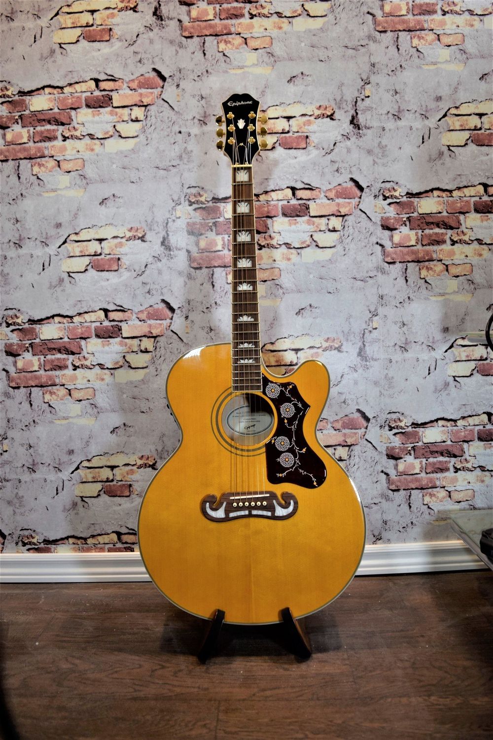 Epiphone J-200EC Studio Acoustic Guitar Vintage Natural