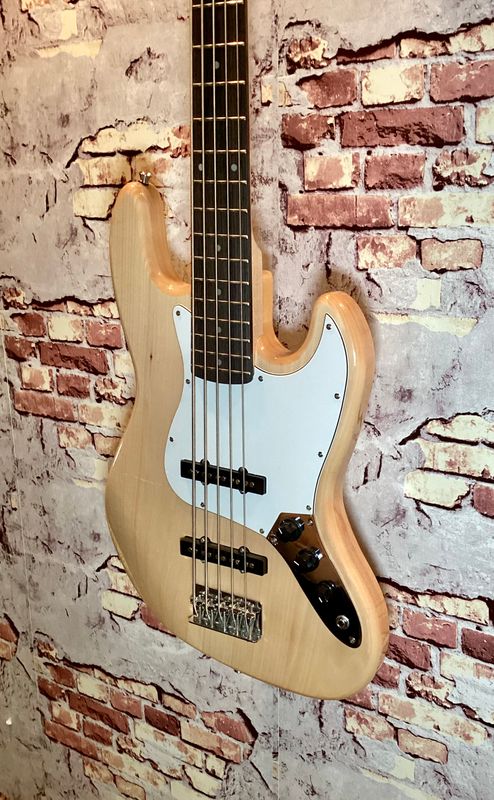 Stadium 5 string jazz bass - pre owned