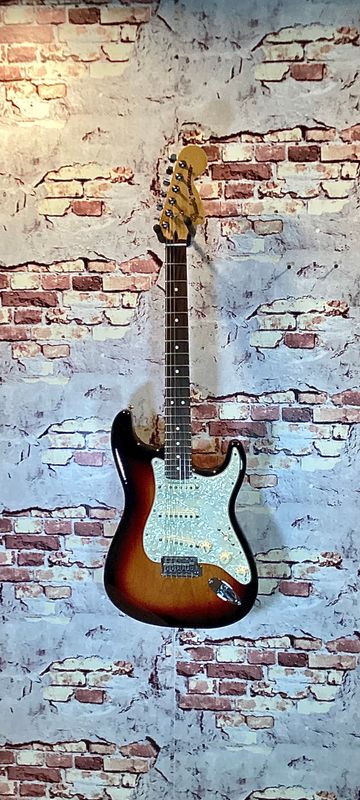 Fender Deluxe Roadhouse Stratocaster 3TS- 2014