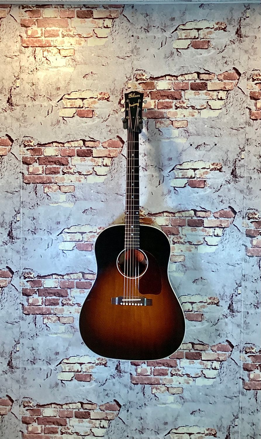 Gibson Custom Shop Ltd J-45 2015 Banner Mahogany Acoustic/ Electric Vintage Sunburst + OHSC