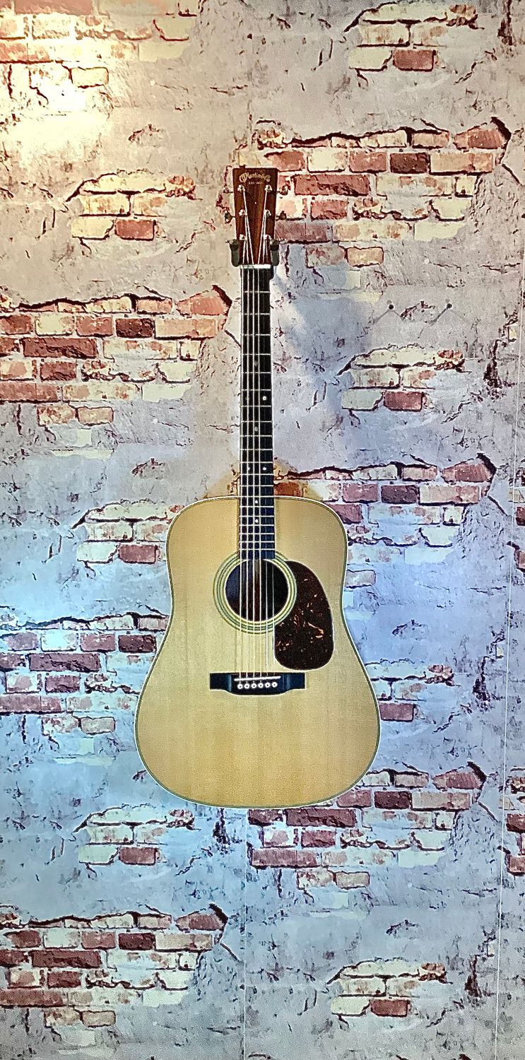 Martin D-28 - 2024