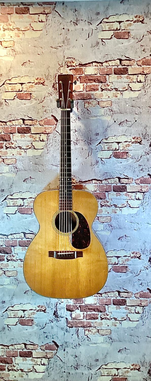 Martin OOO-18 acoustic guitar - 1966
