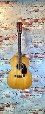 Martin OOO-18 acoustic guitar - 1966