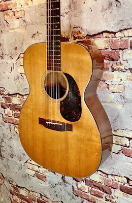 Martin OOO-18 acoustic guitar - 1966