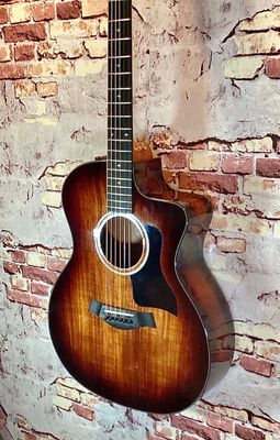 Taylor 224ce-KOA-DLX Grand Auditorium  - 2022
