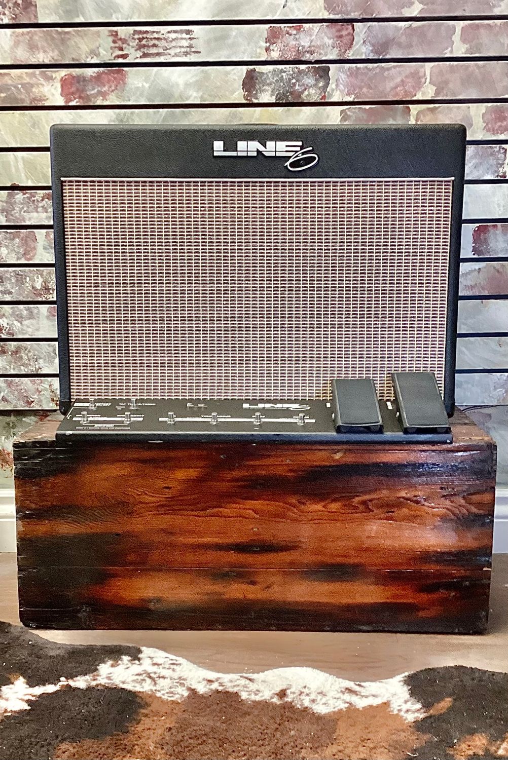 Line 6 Flextone II XL (2X12 100w) with Floorboard