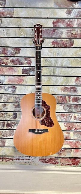 Godin Metropolis LTD Natural Cedar SG EQ - Pre Owned