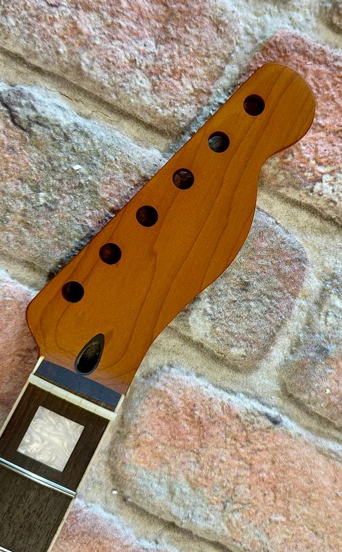 T-Style Neck Roasted Maple