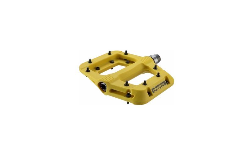 RaceFace Chester Pedals - Platform, Composite, 9/16&quot;,Yellow, Replaceable Pins