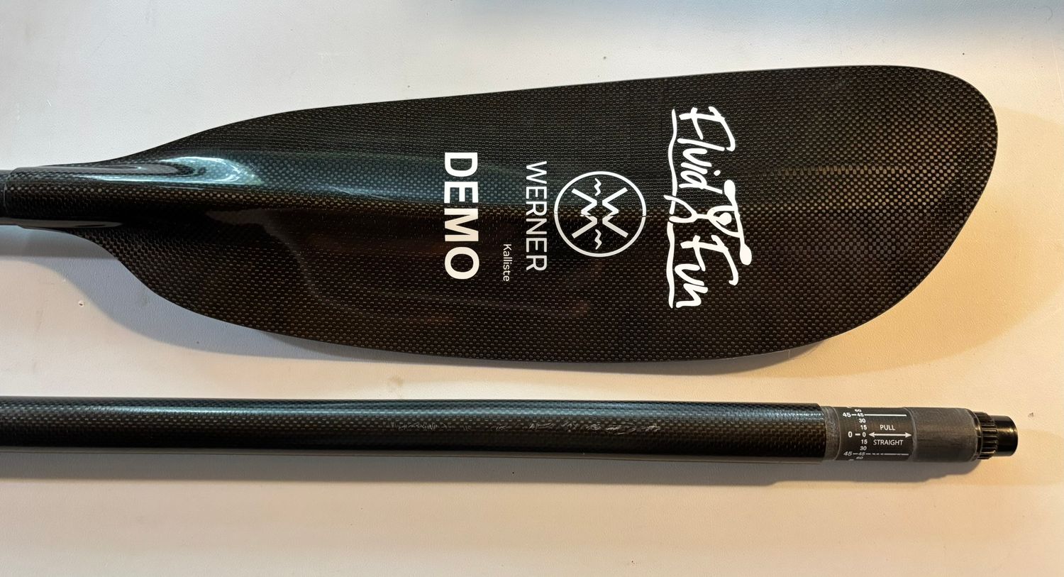 Kalliste 2PC Straight Black 240cm DEMO