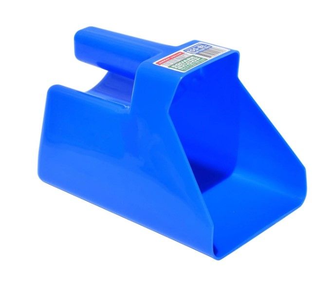 Tuff Stuff Square Enclosed Feed Scoop Blue