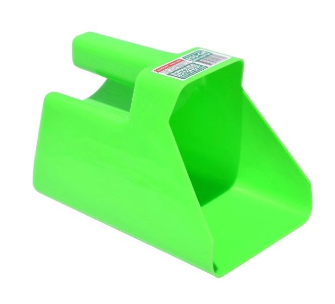 Tuff Stuff Square Enclosed Feed Scoop Green