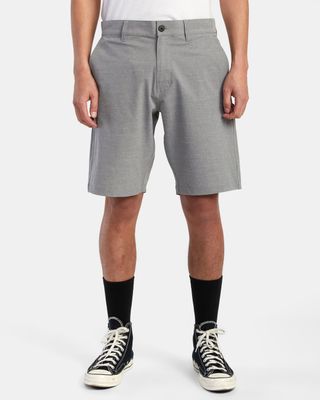 BALANCE HYBRID SHORT S23