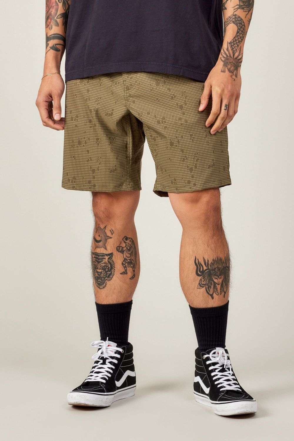 EVERYWHERE HYBRID SHORT SM24, Color: DESERT GRID SAGE, Size: 32