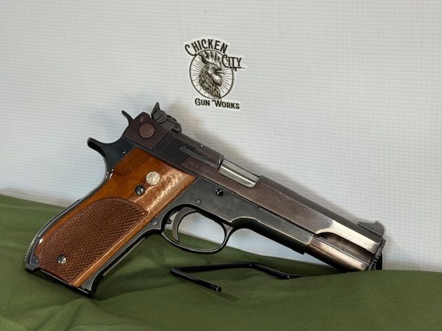 Smith &amp; Wesson Model 52-2 38 Mid Range *Pre-owned*