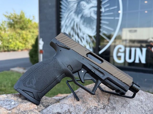 Taurus TX22 22LR Semi-Auto Handgun - 16+1 Rounds | 4&quot; Threaded Barrel | Polymer Grips | Adjustable Sights *Pre-owned*