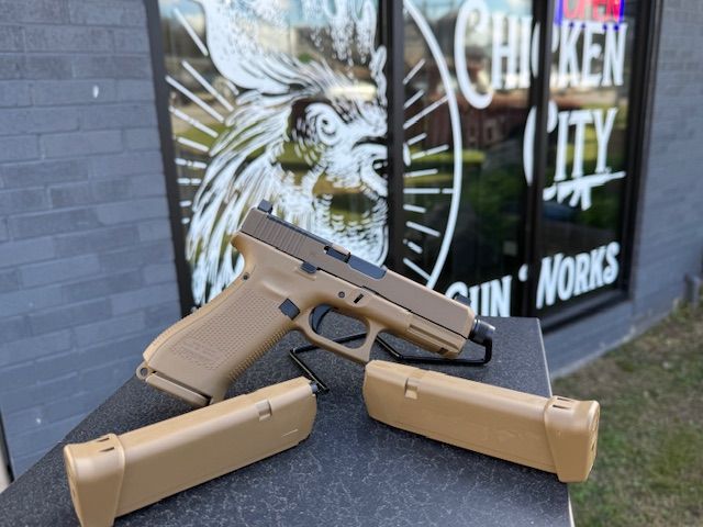 Glock 19X MOS 9mm 4.52'' 19-Rd Semi-Auto Pistol w/ threaded barrel and 3 mags
